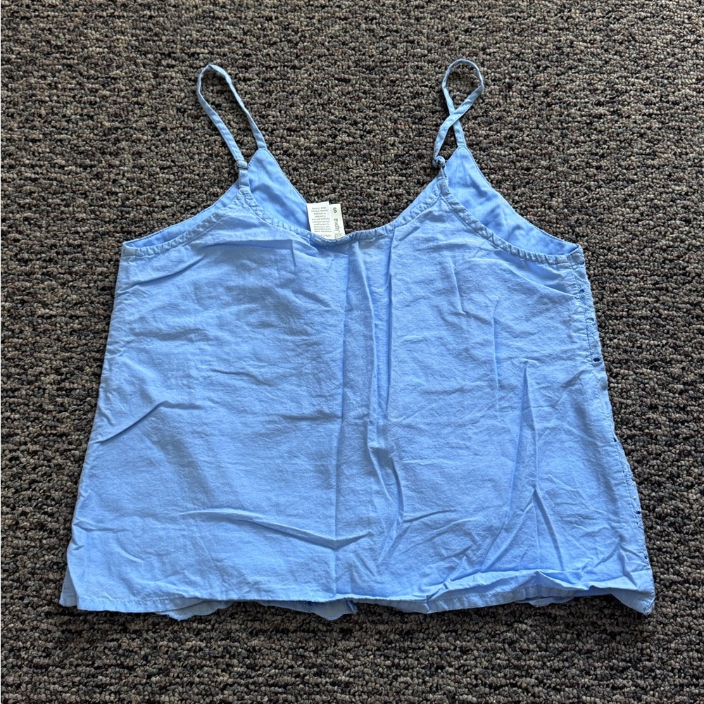 Blouse Less Sleeve - Picture 2 of 3